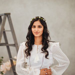 Meet your Posher, Avita